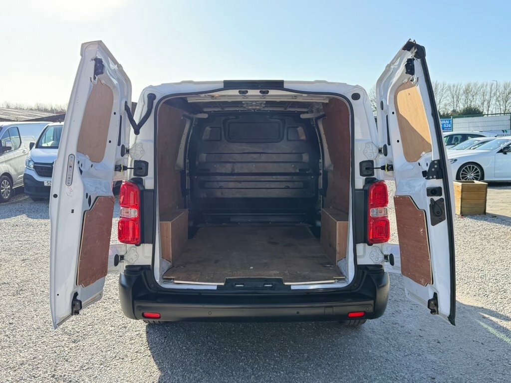 Vauxhall Vivaro 2L Dynamic 6Dr FD71USN White #5