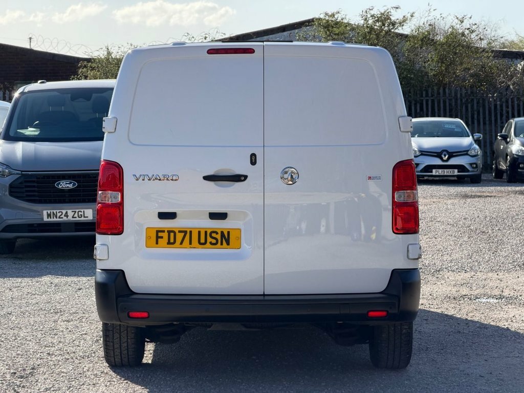 Vauxhall Vivaro 2L Dynamic 6Dr FD71USN White #4