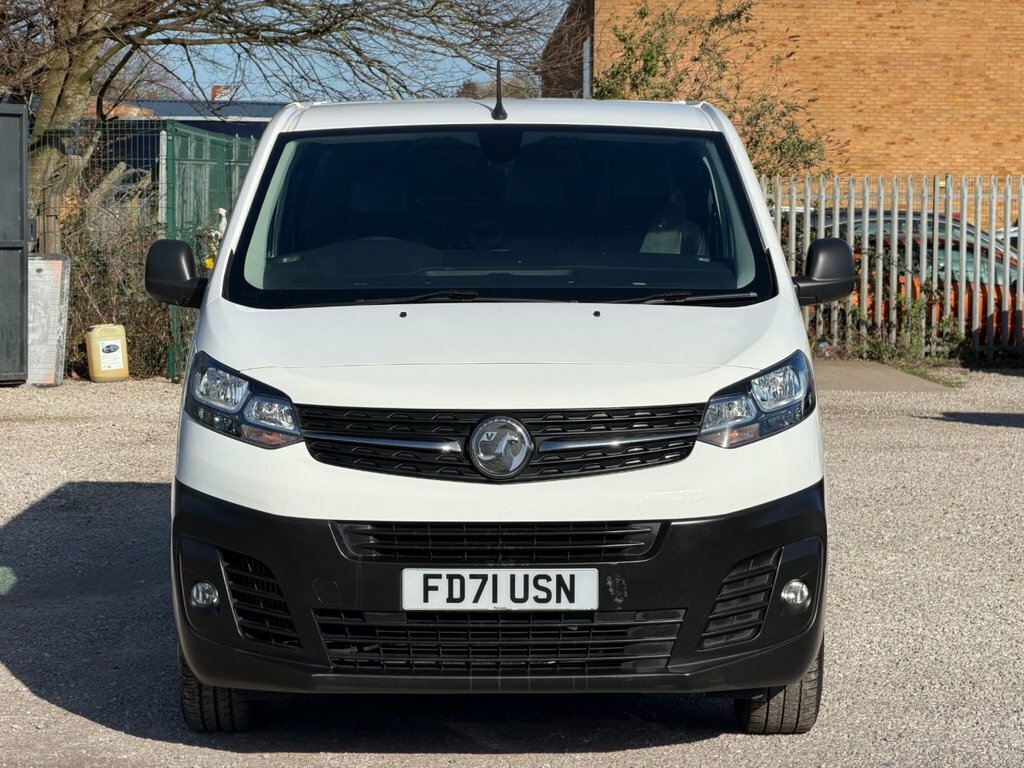 Vauxhall Vivaro 2L Dynamic 6Dr FD71USN White #2