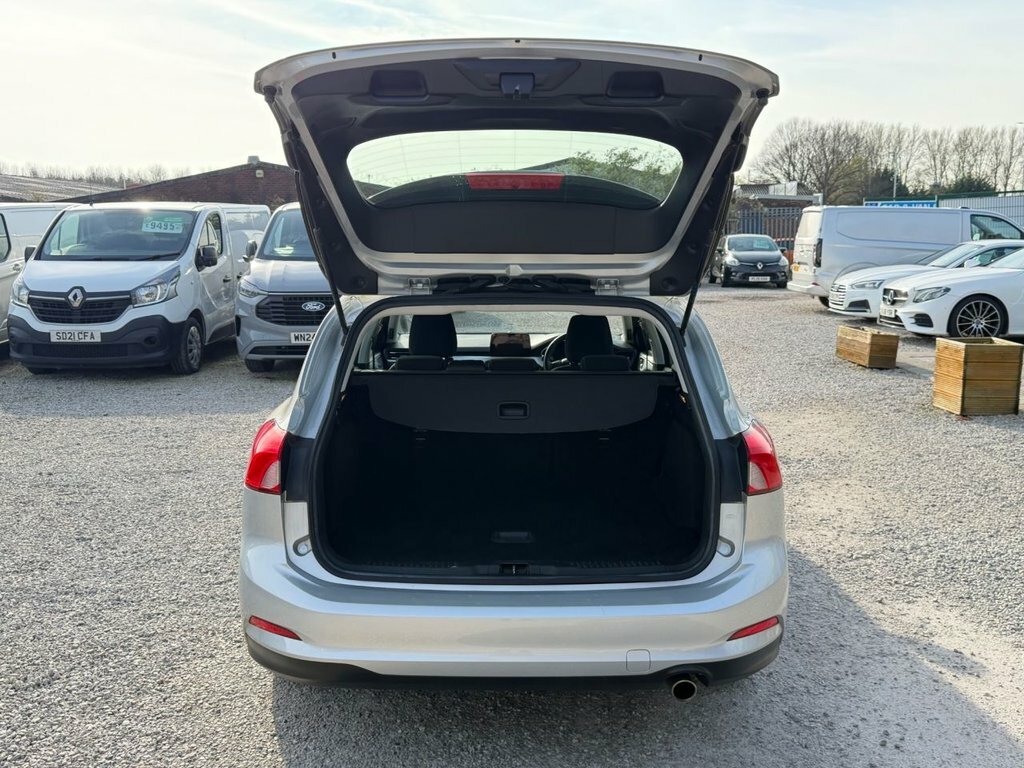 Ford Focus Estate YL19BMC Silver #5