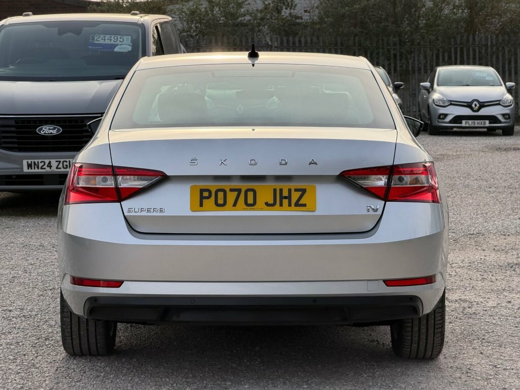 Skoda Superb Hatchback PO70JHZ Grey #4