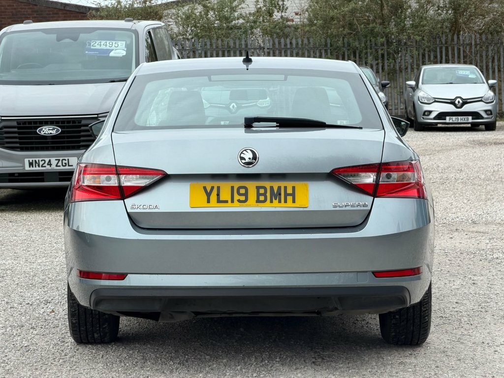 Skoda Superb Hatchback YL19BMH Grey #4