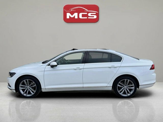 Volkswagen Passat Tsi Evo Gt Saloon GH19NWU White #4