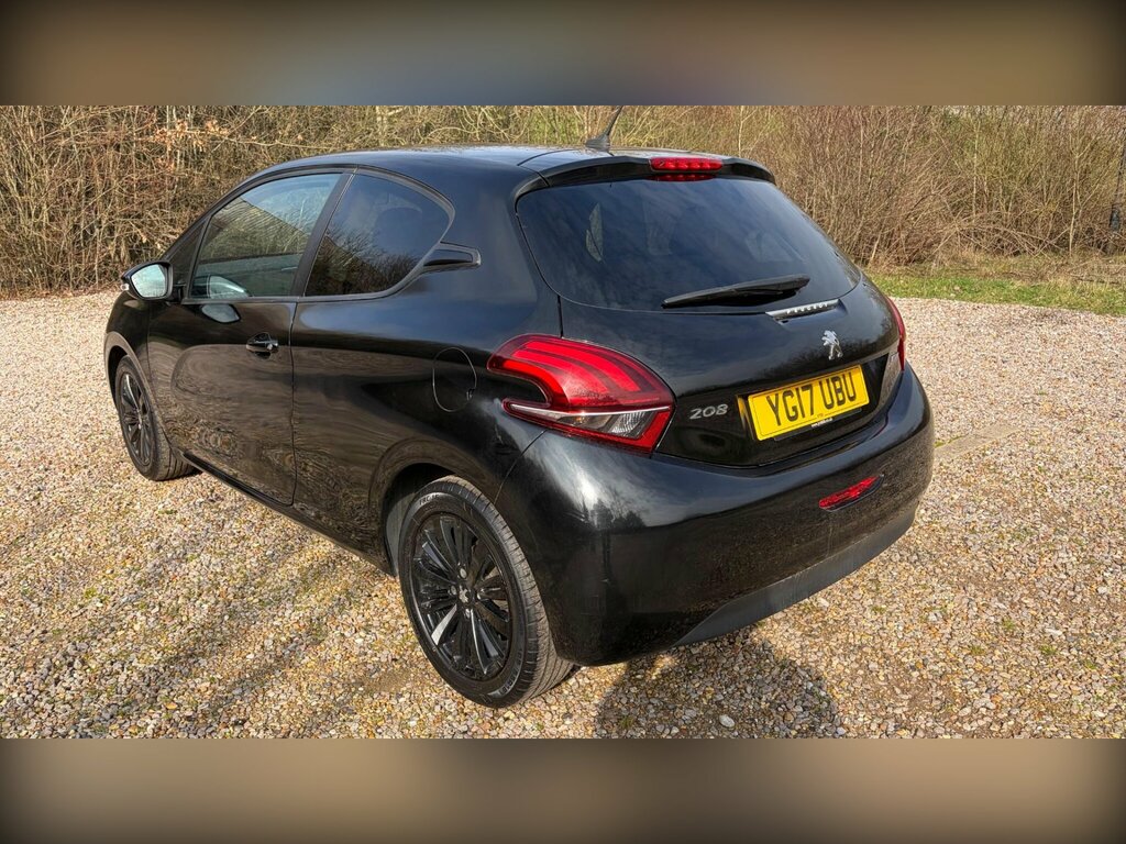 Peugeot 208 1.2 Puretech Black Edition Euro 6 YG17UBU Black #4