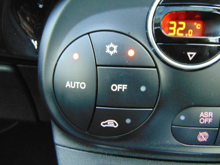 Fiat 500 1.0 Mild Hybrid Launch Edition WR70BGF Black #4