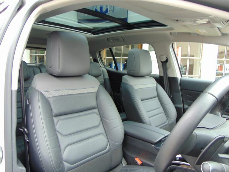 Citroen C5 Aircross 1.6 Plug-in Hybrid C-series Edition E-eat8 White #3