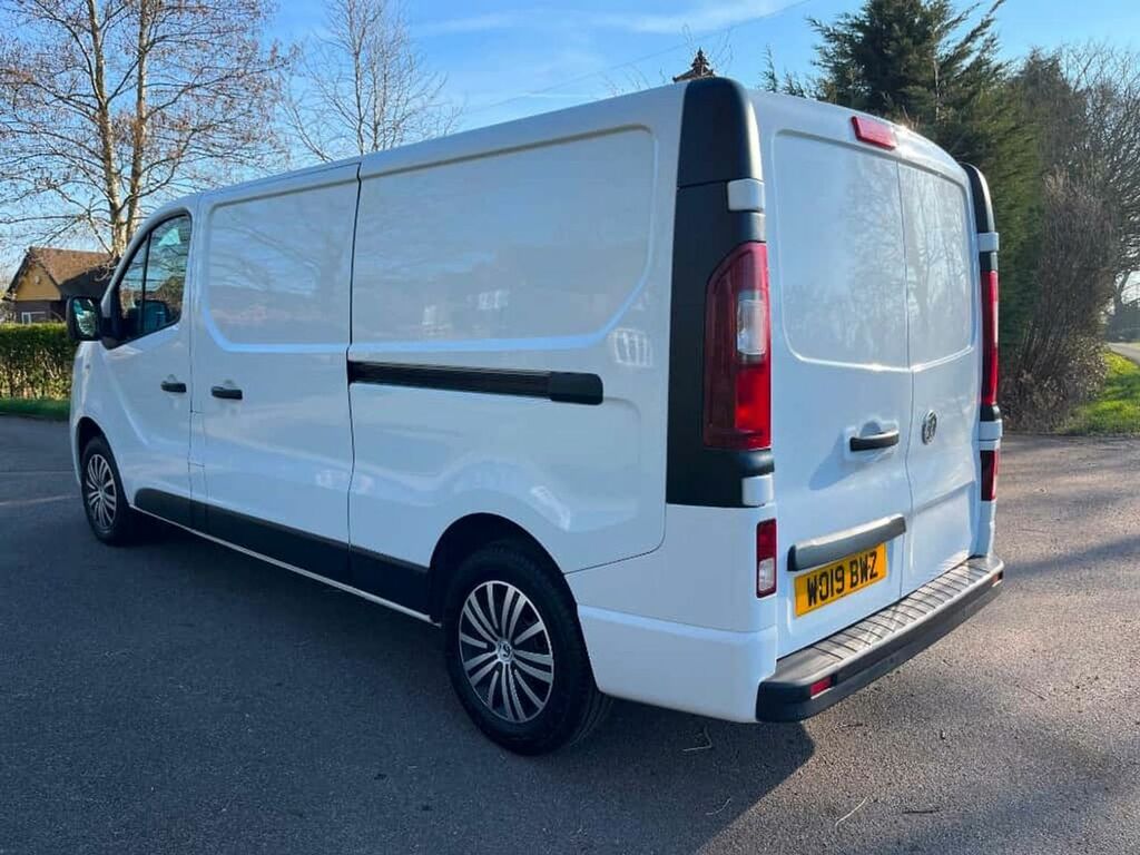 Vauxhall Vivaro Diesel WO19BWZ White #4
