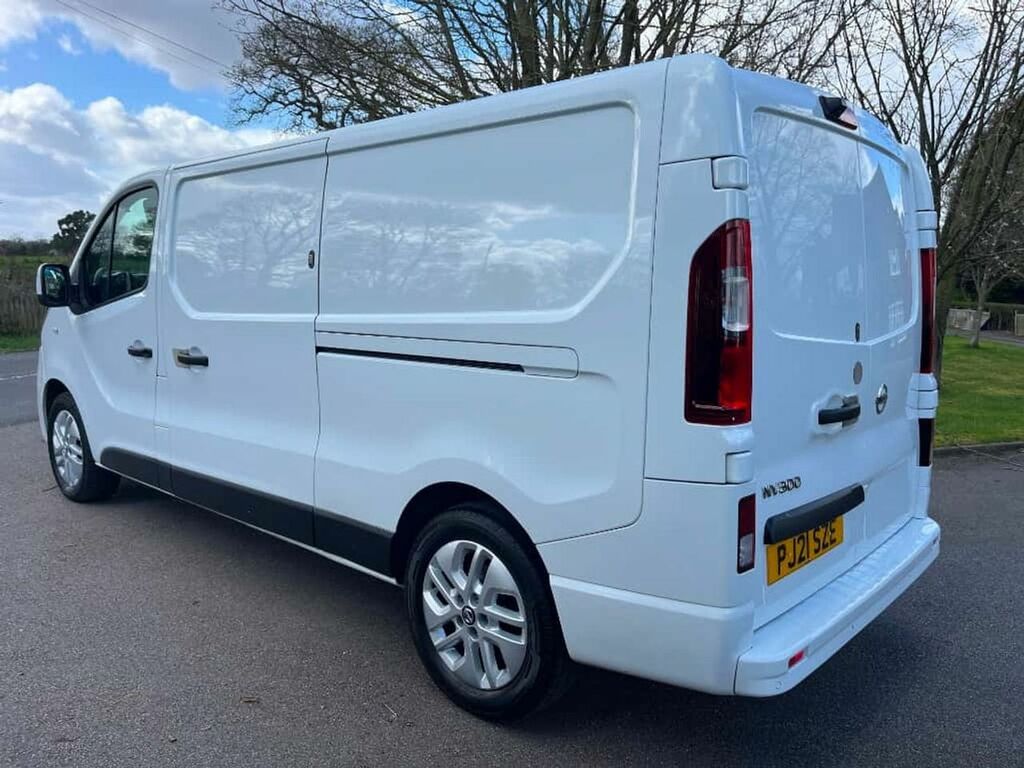Nissan NV300 Diesel White #4