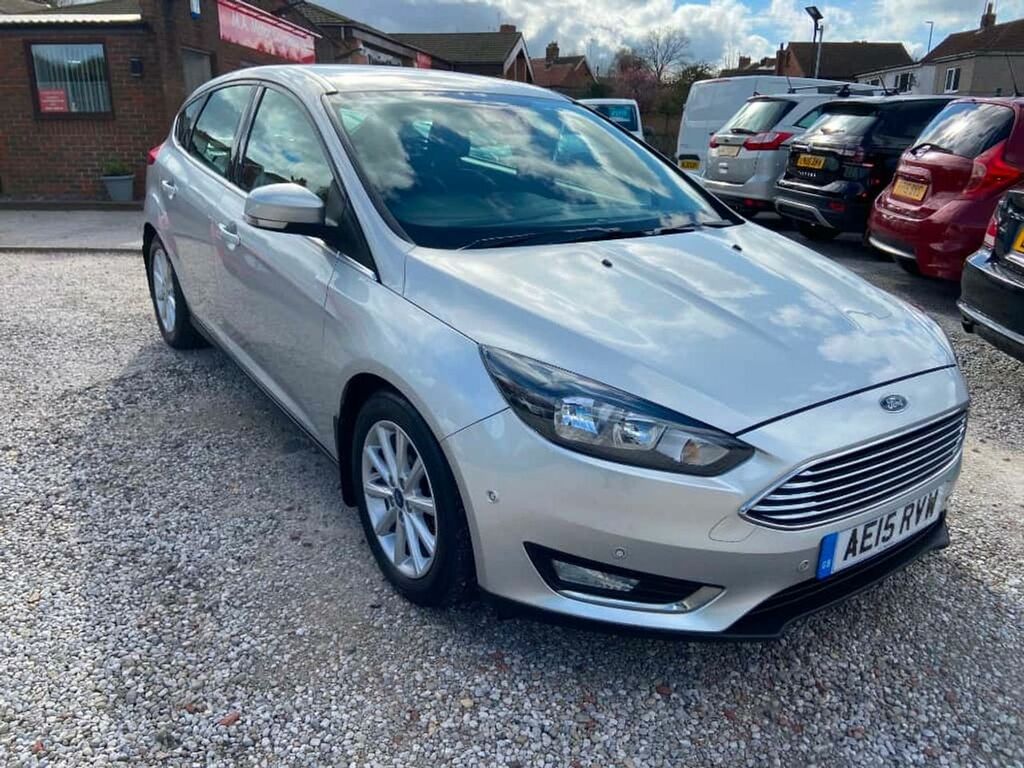 Ford Focus Titanium 5dr Silver
