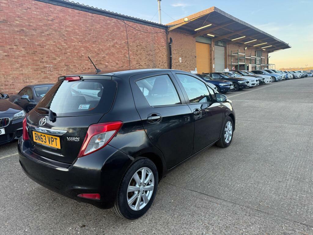Toyota Yaris 1.33 Dual Vvt-i Tr Euro 5 BN63VPT Black #4
