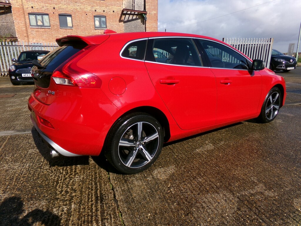 Volvo V40 Hatchback 2.0 R-design D4 2016 ML66CHK Red #4