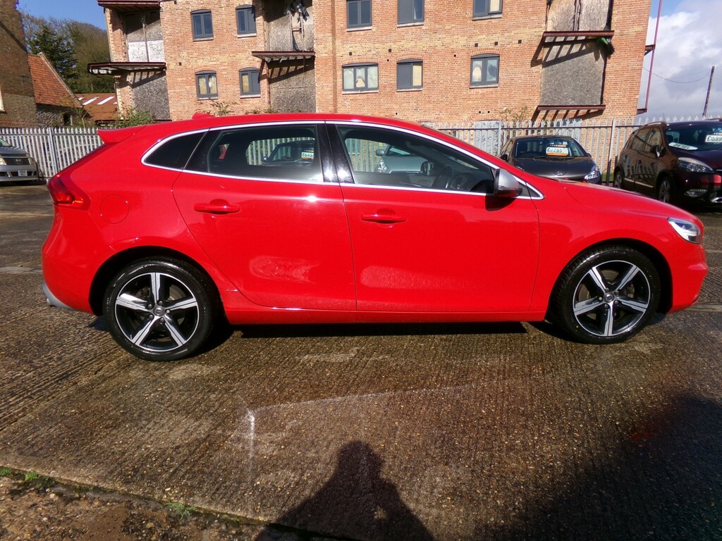 Volvo V40 Hatchback 2.0 R-design D4 2016 ML66CHK Red #3