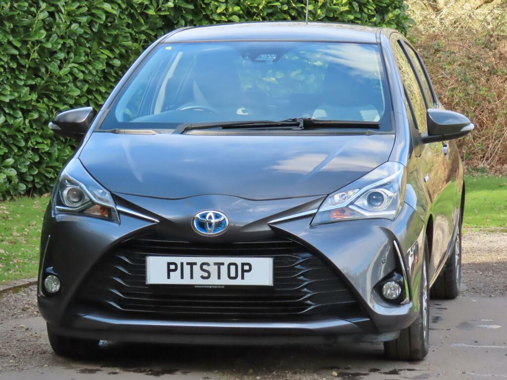 Toyota Yaris 1.5 Vvt-h Icon Tech Hatchback Hybrid E- Grey