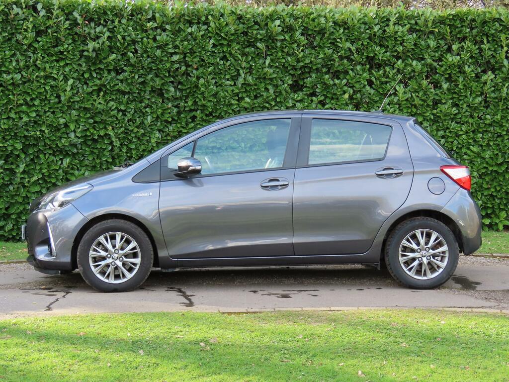 Toyota Yaris 1.5 Vvt-h Icon Tech Hatchback Hybrid E- HY67ZBU Grey #4