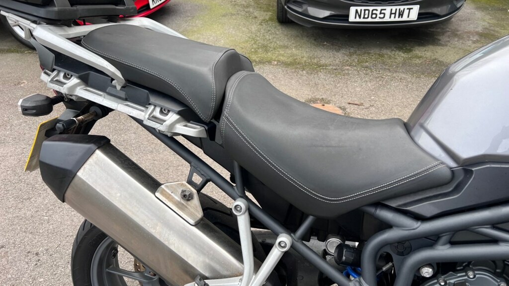 Triumph Tiger Explorer Abs 12My Service History Back Box LV15JVP Grey #4