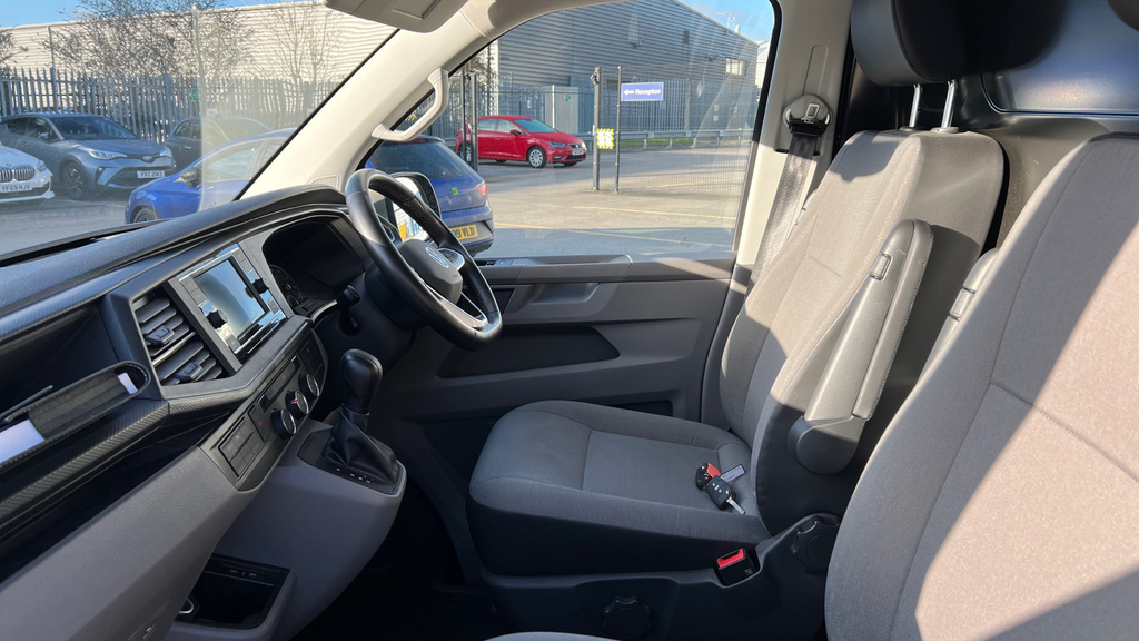 Volkswagen Transporter Transporter 2.0 Bitdi 204 Highline Van Dsg CK72NKL Beige #2