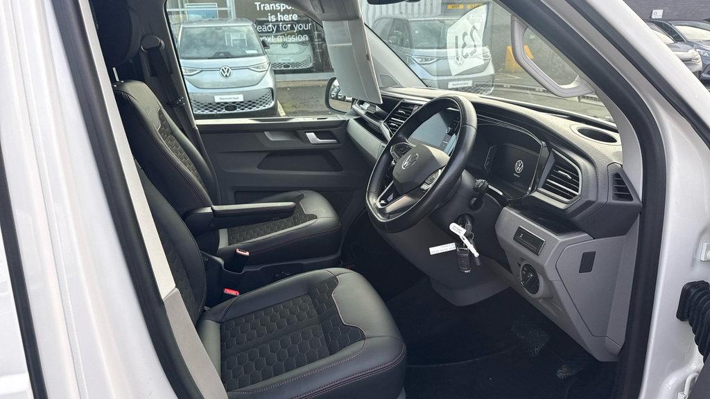 Volkswagen Transporter Sportline Transporter 2.0 Bitdi 204 Sportline Kombi Van Dsg White #6