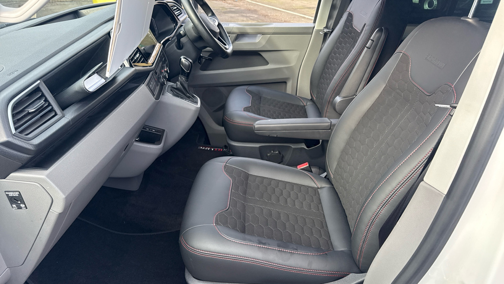 Volkswagen Transporter Sportline Transporter 2.0 Bitdi 204 Sportline Kombi Van Dsg White #2
