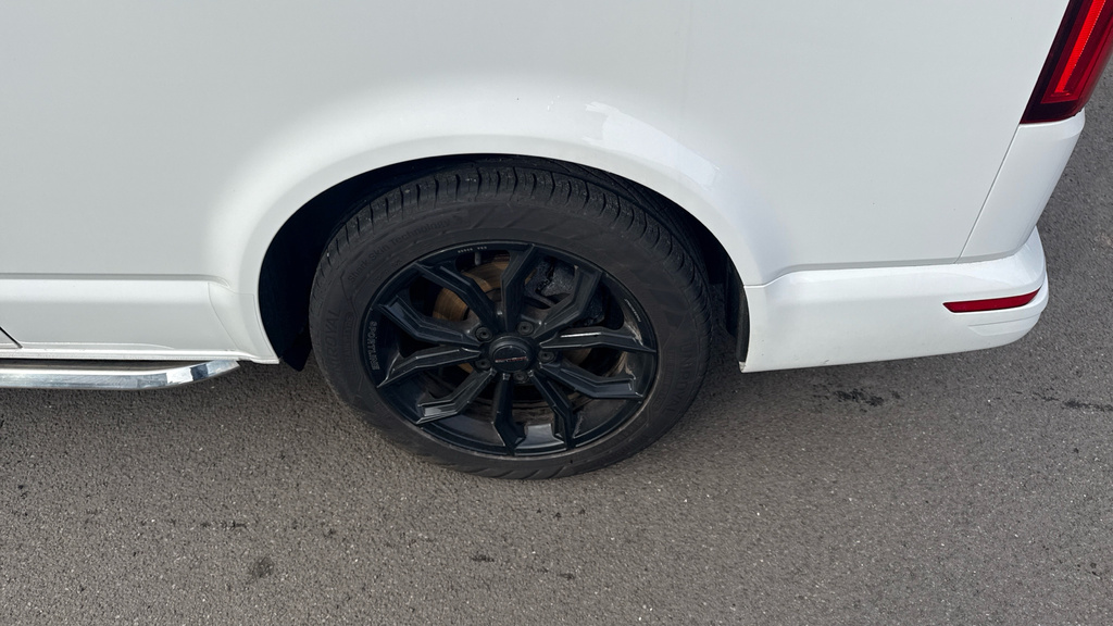 Volkswagen Transporter Sportline Transporter 2.0 Bitdi 204 Sportline Kombi Van Dsg White #5