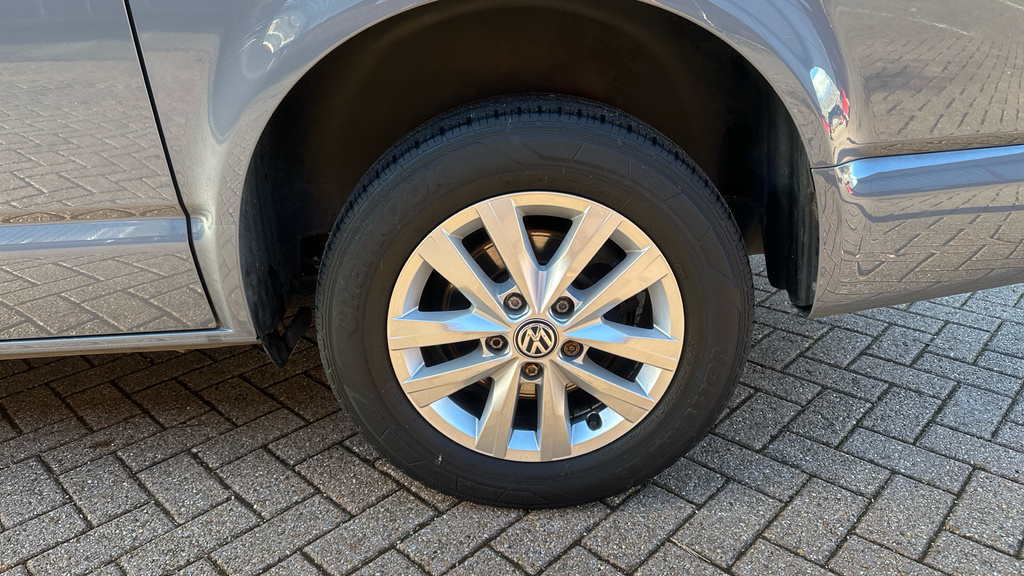 Volkswagen Transporter Transporter 2.0 Tdi 150 Highline Kombi Van FP24WGN Grey #5