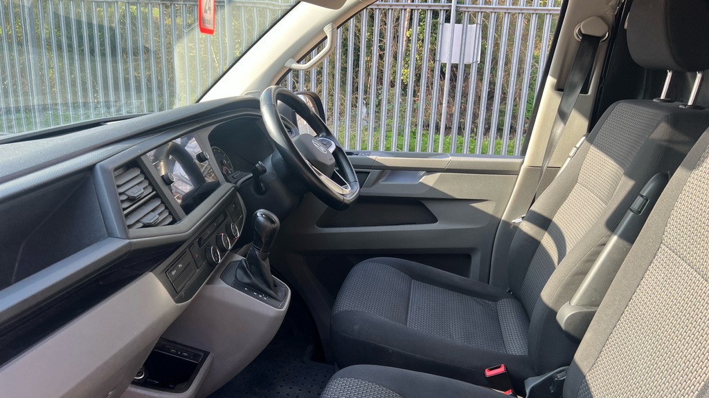 Volkswagen Transporter Transporter 2.0 Bitdi 199 Highline Van 4Motion Dsg GK21RZN Grey #2
