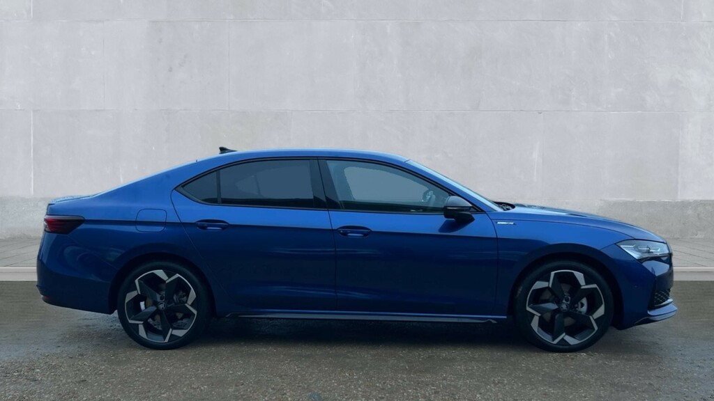 Skoda Superb Skoda Superb Hatchback 1.5 Tsi E-tec Sportline GD75JGU Blue #4