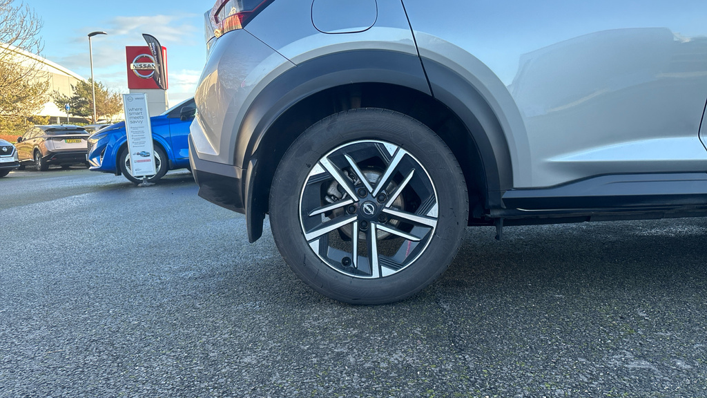 Nissan Juke Juke Hat 1.6 Hbd 143Ps N-connecta Au LY25KWE Silver #4