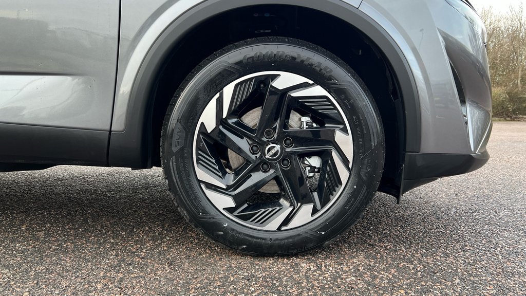Nissan Qashqai Qashqai 1.3 Dig-t Mh N-connecta Glass Roof FV75UOP #4