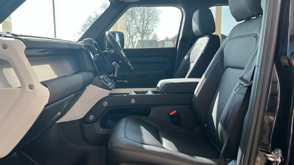 Land Rover Defender 110 Defender 3.0 D250 X-dynamic Se 110 SG75WHM Black #3
