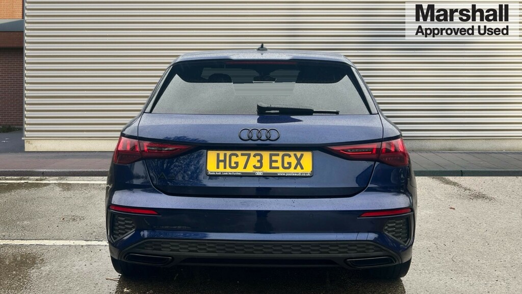 Audi A3 A3 35 Tfsi Black Edition S Tronic HG73EGX Blue #4