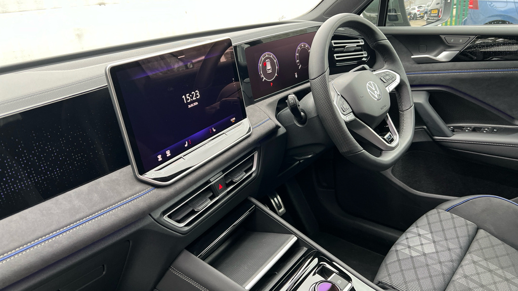Volkswagen Tiguan Tiguan R-line 1.5 Etsi 150 Ps 7-Speed Dsg KW75HGK Green #2