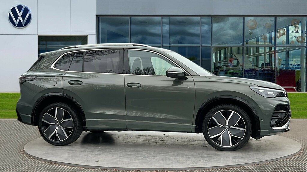 Volkswagen Tiguan Tiguan R-line 1.5 Etsi 150 Ps 7-Speed Dsg KW75HGK Green #4