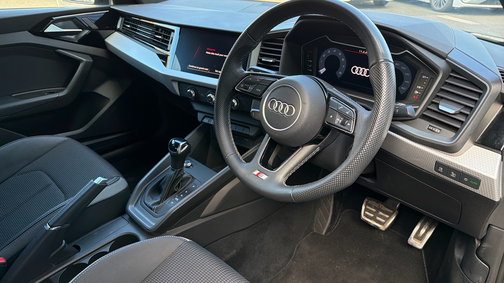 Audi A1 A1 35 Tfsi S Line S Tronic GN24SYR Black #6
