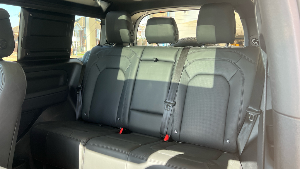 Land Rover Defender 90 Defender 3.0 D250 X-dynamic Hse 90 FP25EOF White #4