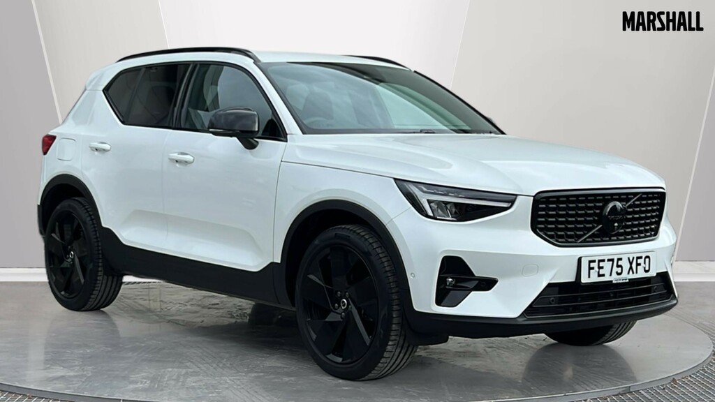 Volvo XC40 Xc40 2.0 B3p Plus Black Edition White