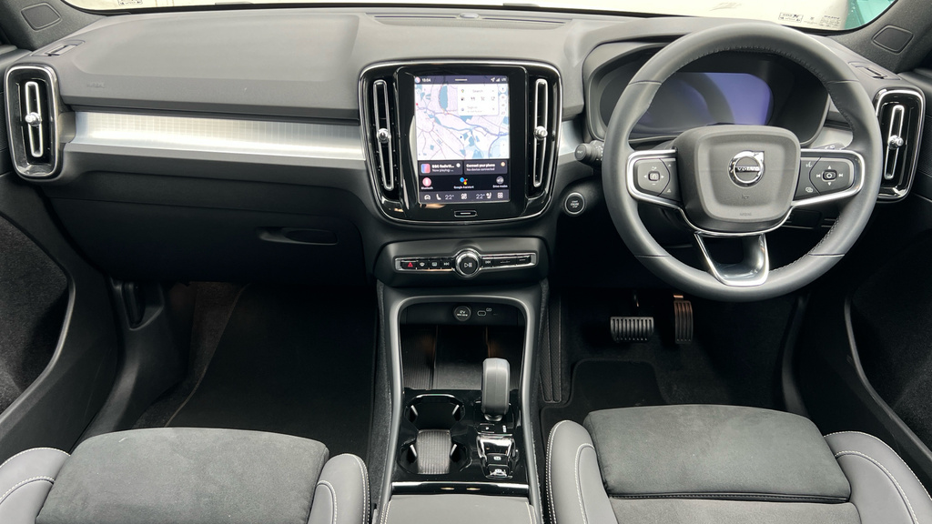 Volvo XC40 Xc40 2.0 B3p Plus Black Edition FE75XFO White #5