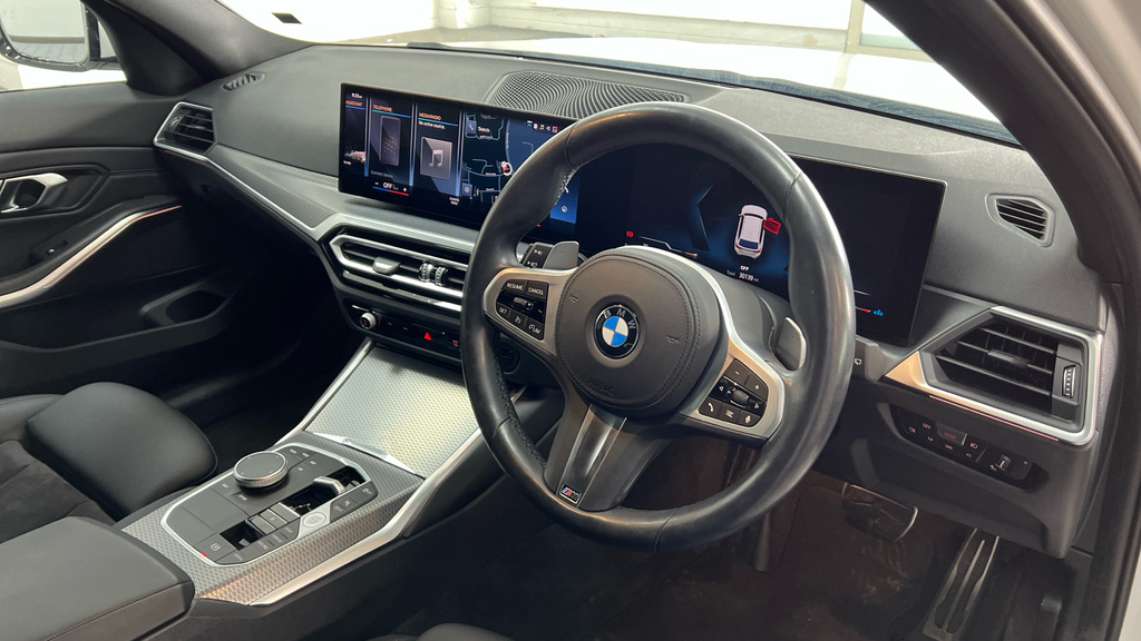 BMW 3 Series 3 Series 320I M Sport Step AE23HNW White #6