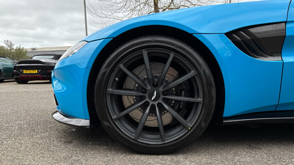 Aston Martin Vantage Aston Martin Vantage Zf 8 Speed LV72XNH Blue #4