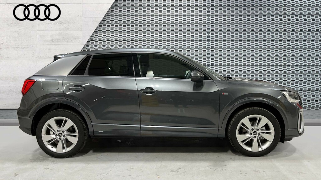 Audi Q2 Audi Q2 S Line 35 Tfsi 150 Ps S Tronic LY75HFC Grey #4