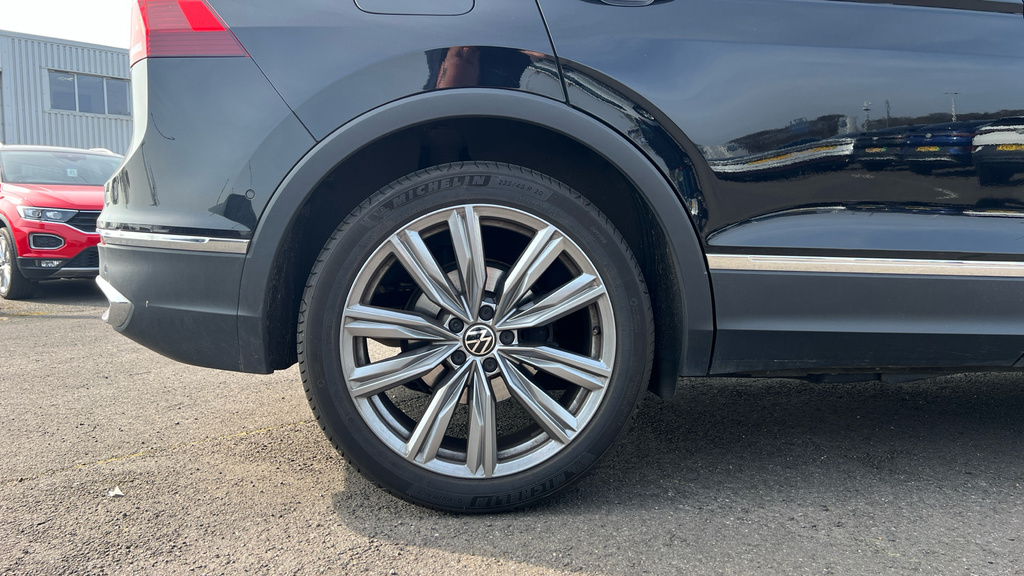 Volkswagen Tiguan Tiguan 1.5 Tsi 150 Elegance Dsg FV73BPO Black #5