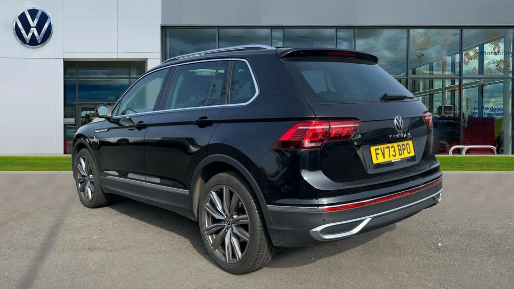 Volkswagen Tiguan Tiguan 1.5 Tsi 150 Elegance Dsg FV73BPO Black #3