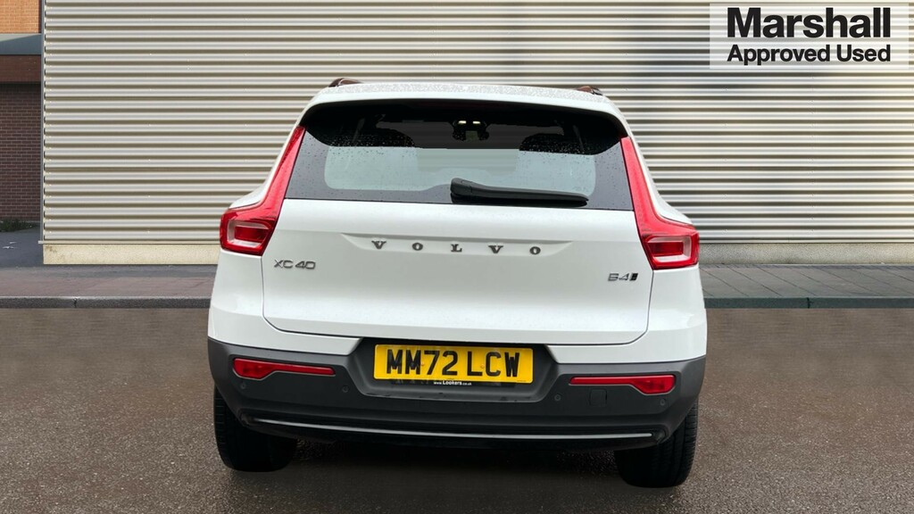 Volvo XC40 Xc40 2.0 B4p Plus Dark Awd MM72LCW White #4