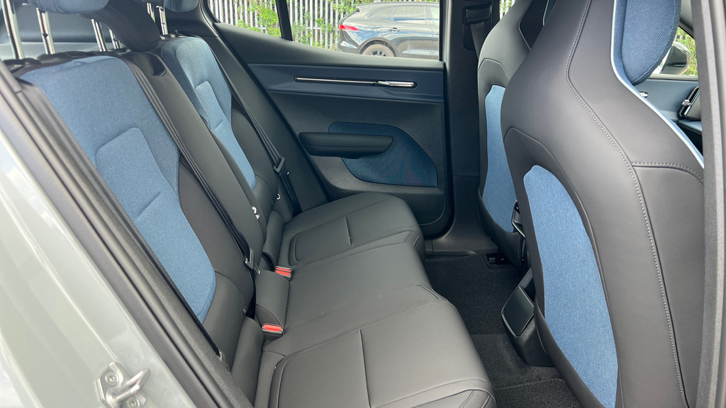 Volvo EX30 Volvo Ex30 Estate 200Kw Sm Extended Range Plus 69K AF26NBK Grey #6