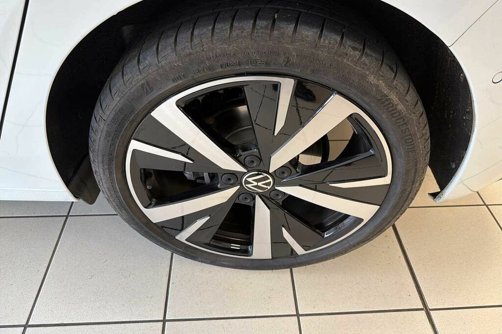 Volkswagen Golf 1.5 Tsi 150 Match RJ75NYV White #5