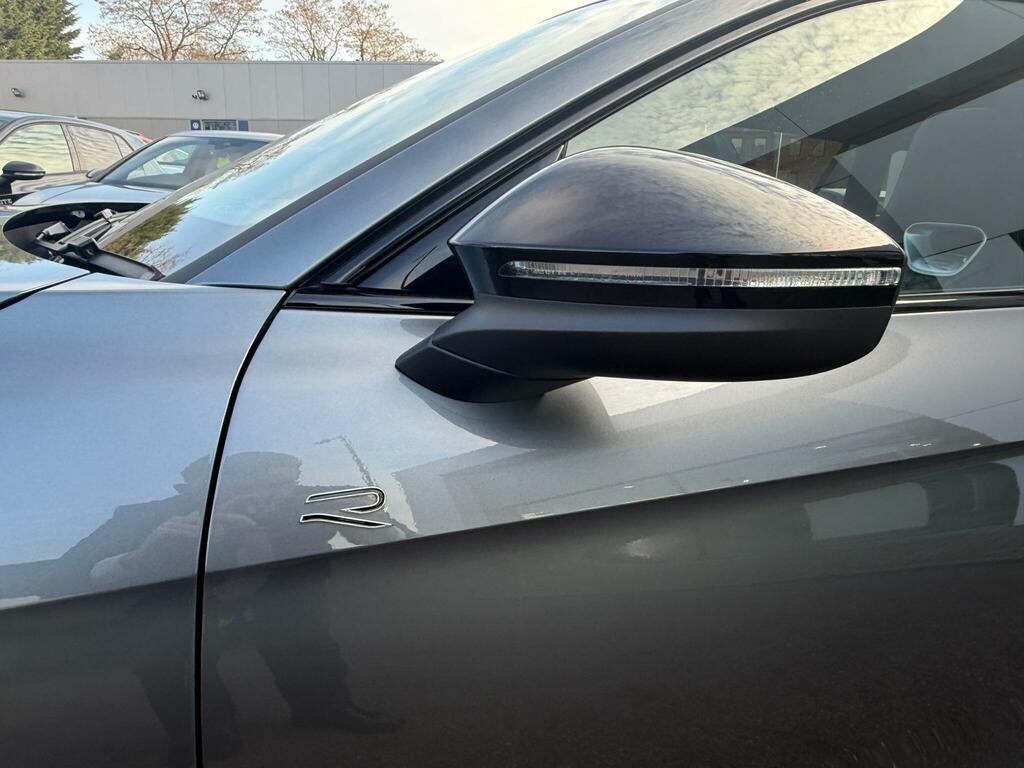 Volkswagen Passat 1.5 Etsi Mhev R-line Dsg Euro 6 Ss Grey #5