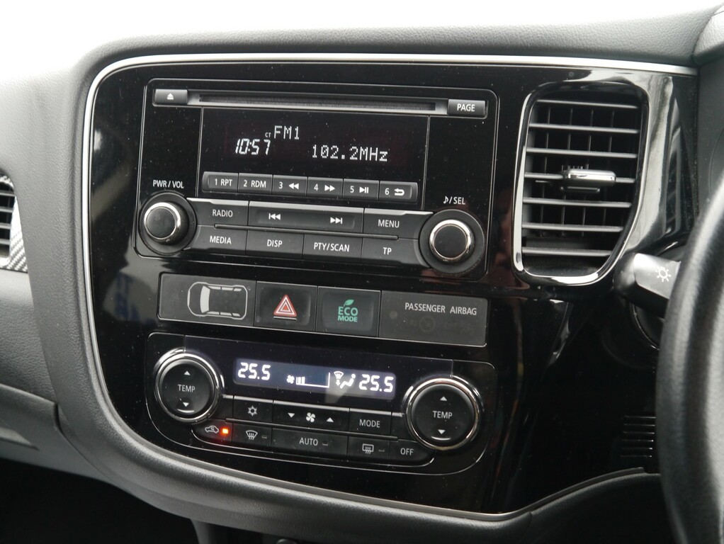Mitsubishi Outlander 2.2 Di-d 3 4Wd  #3