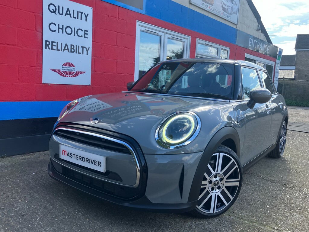 Mini Hatch 1.5 Cooper Exclusive Hatchback E 
