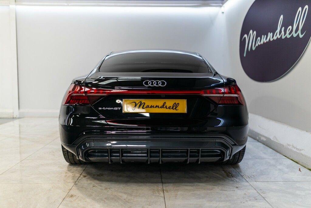 Audi E Tron GT 93.4Kwh Saloon Quattro 476 Ps Black #6