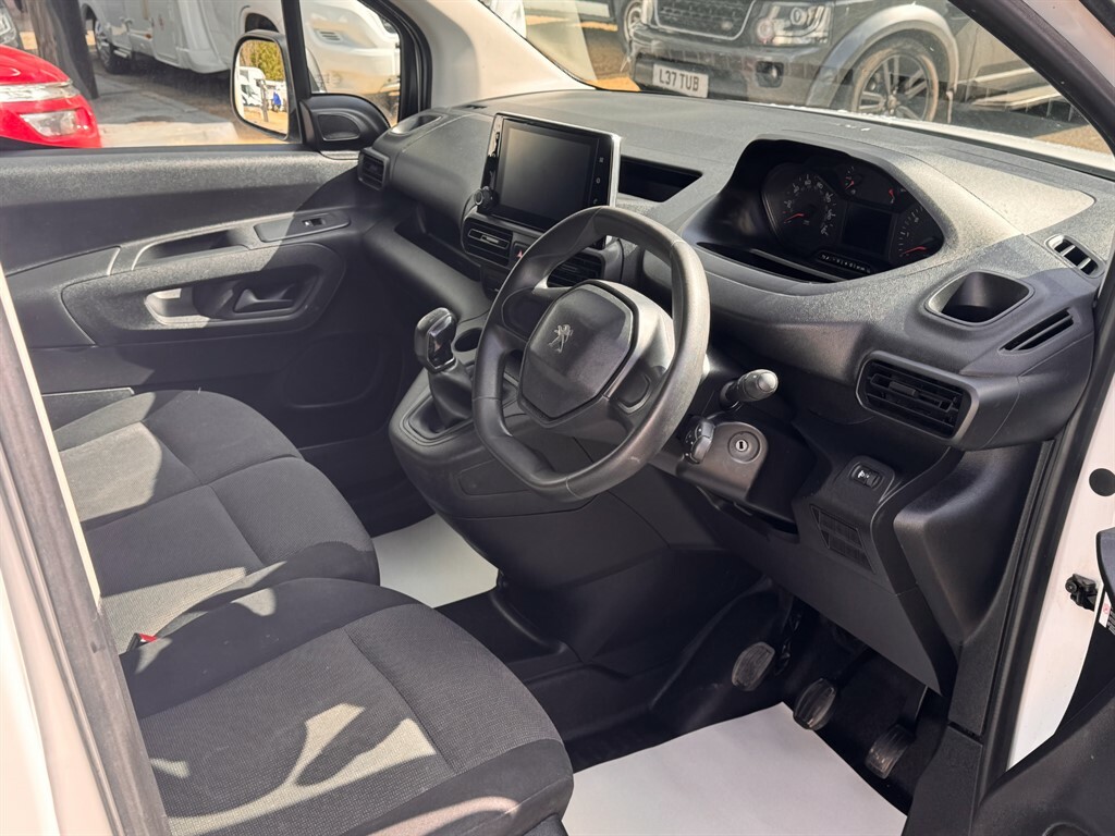 Peugeot Partner 1.5L Bluehdi Professional L2 HK21PJX White #3