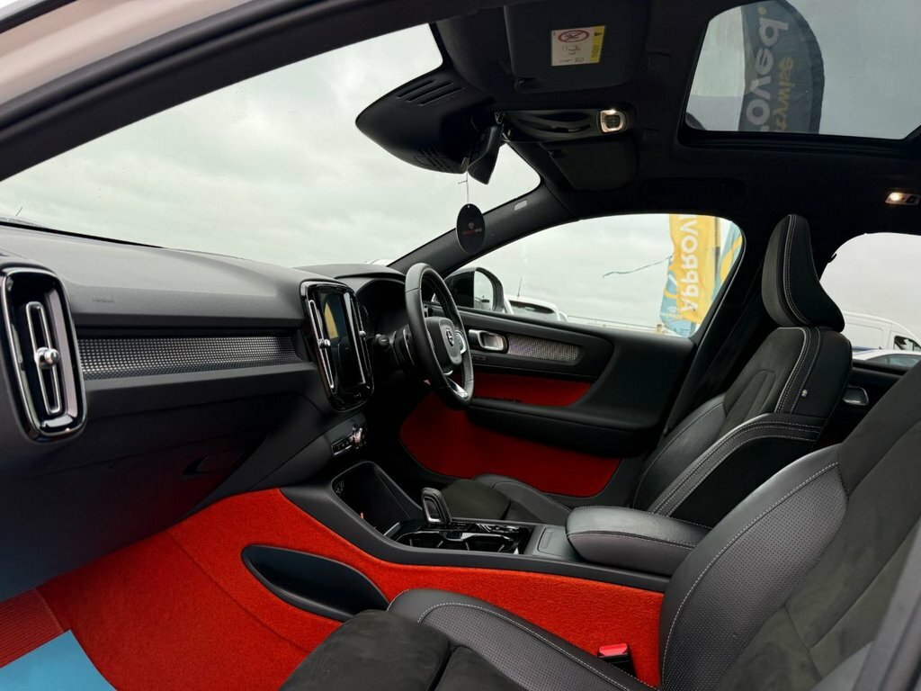 Volvo XC40 2L R-design PN18UUL White #4